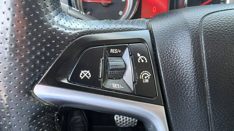 OPEL Zafira -