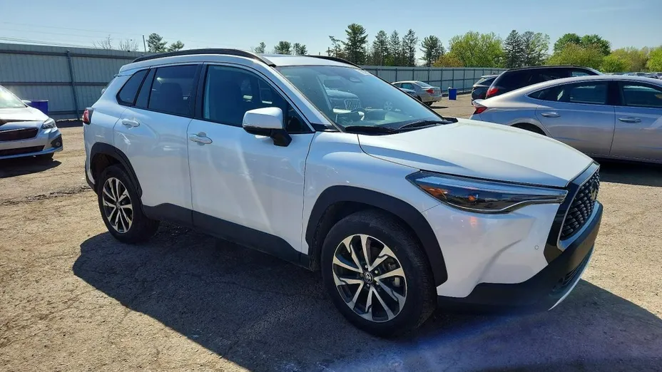 TOYOTA Corolla Cross -