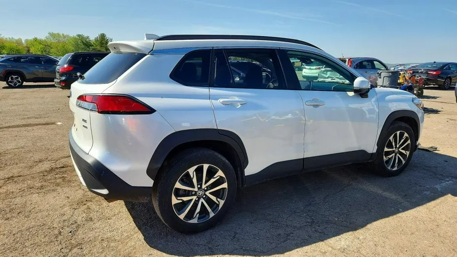 TOYOTA Corolla Cross -