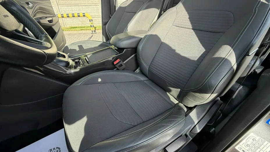 FORD Kuga -