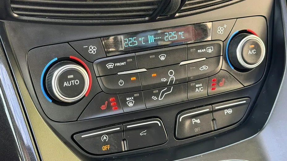FORD Kuga -