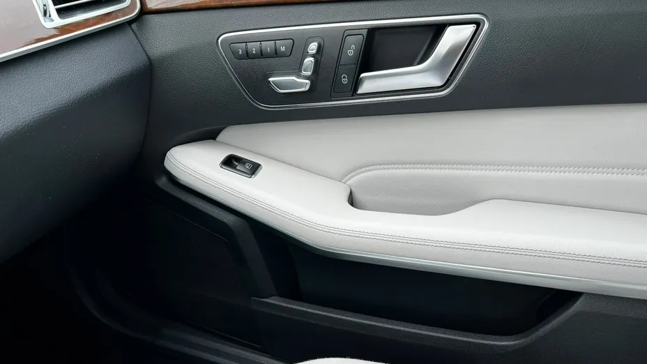 MERCEDES-BENZ E Klasa -