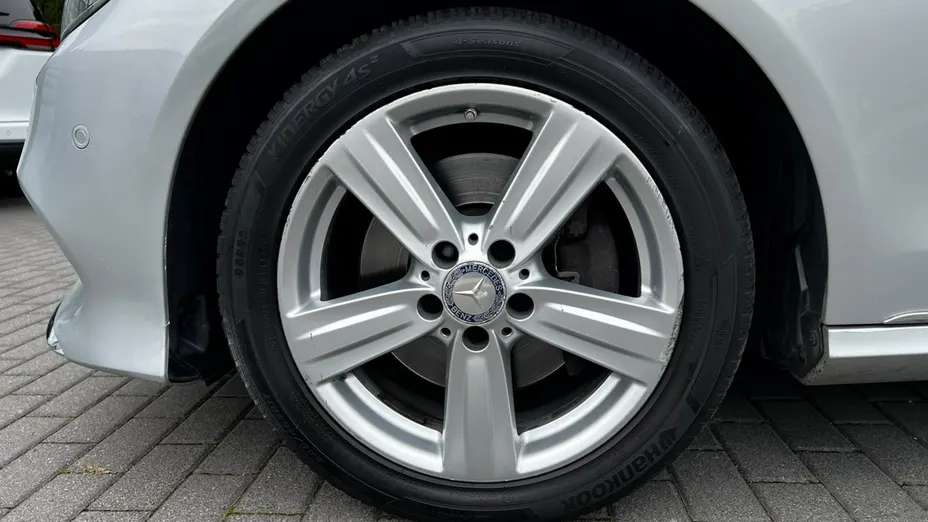 MERCEDES-BENZ E Klasa -