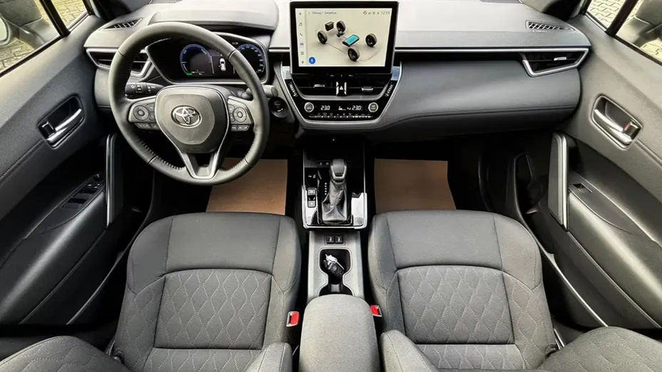 TOYOTA Corolla Cross -