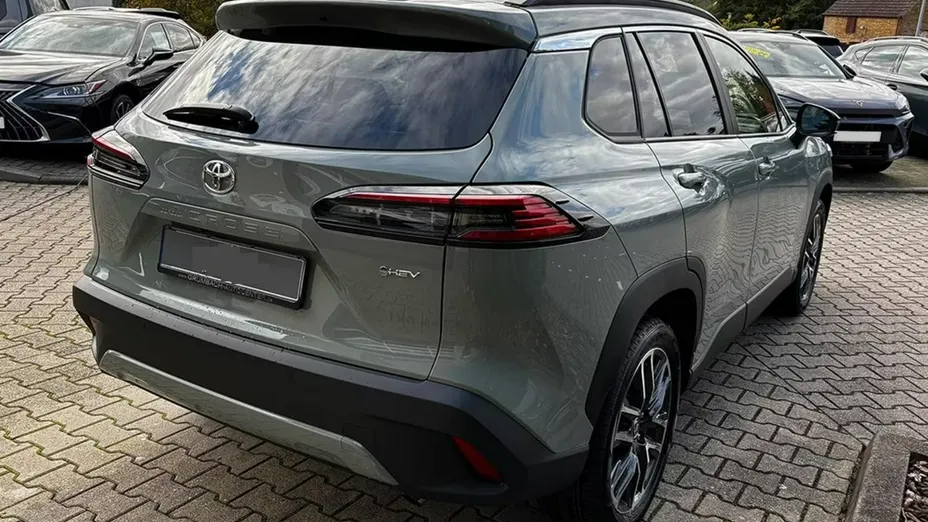 TOYOTA Corolla Cross -