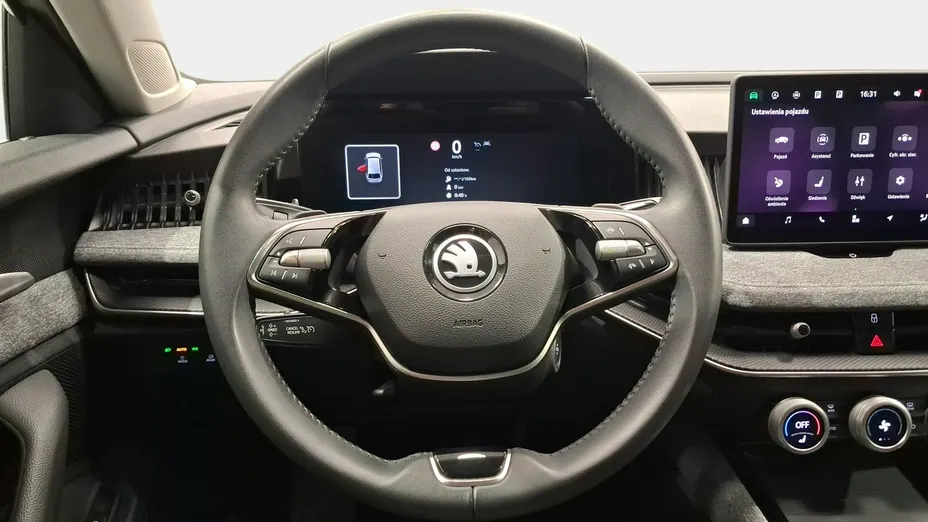 SKODA Superb -