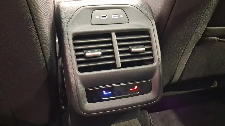 SKODA Superb -