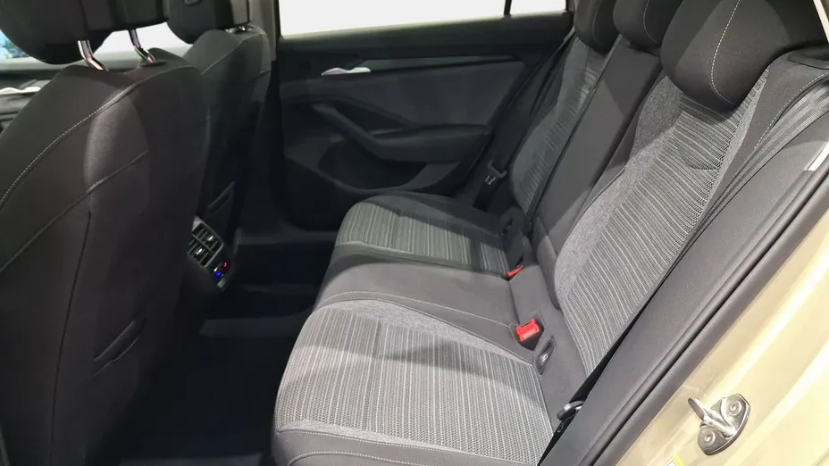 SKODA Superb -