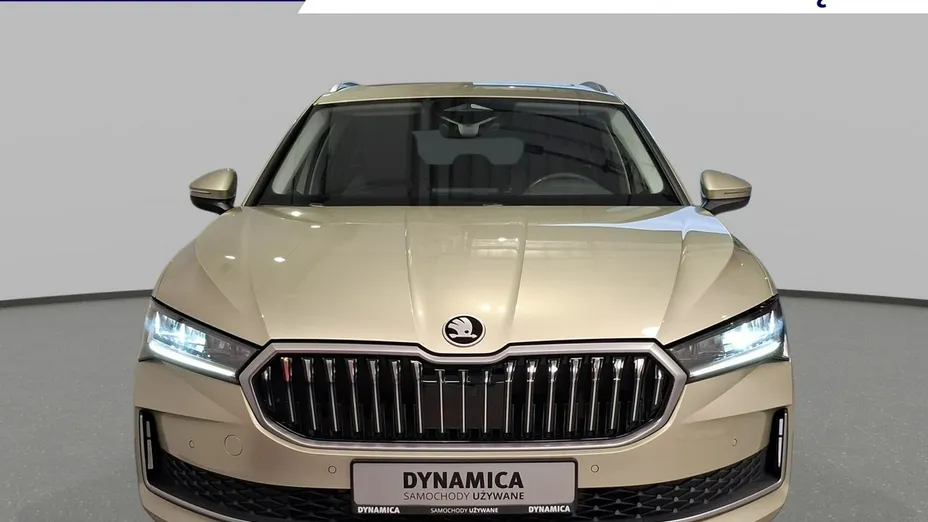 SKODA Superb -