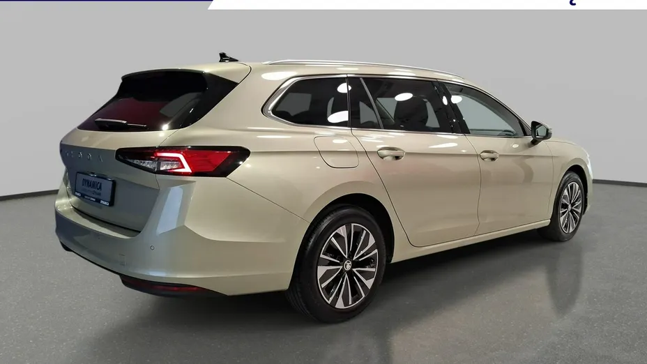 SKODA Superb -