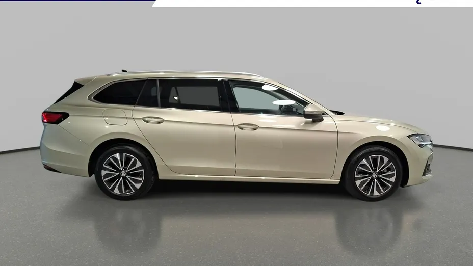 SKODA Superb -