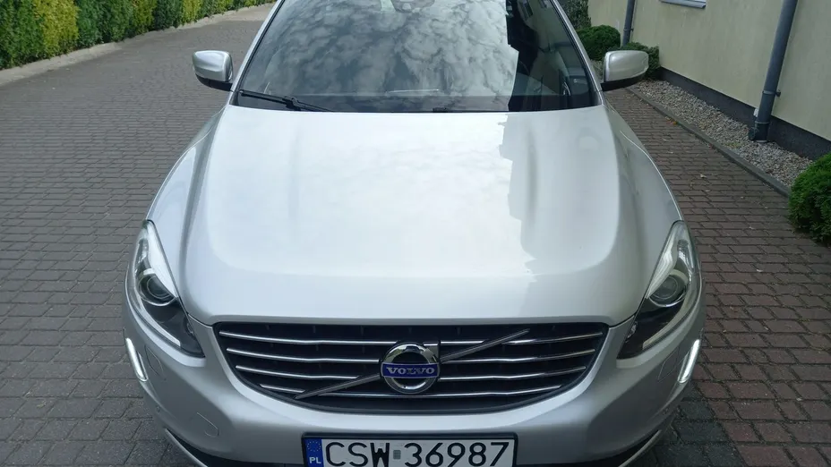 VOLVO XC60 -