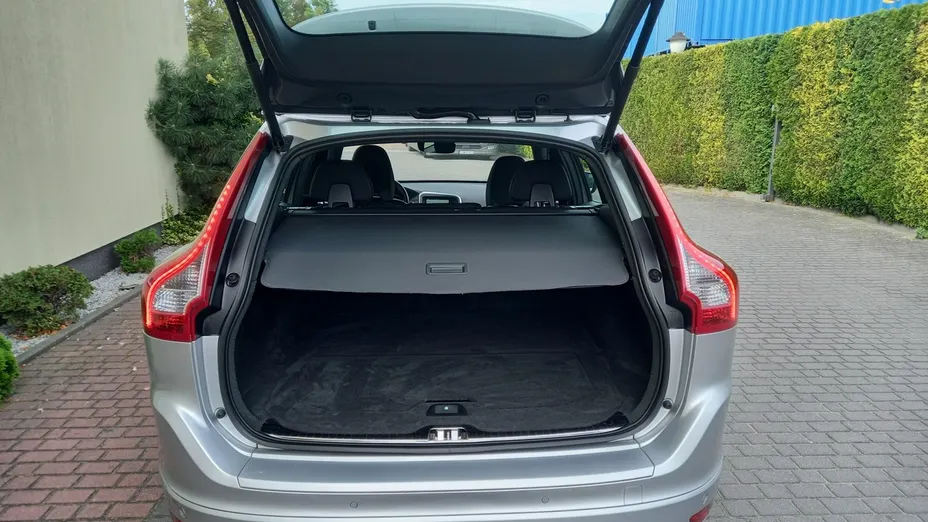 VOLVO XC60 -