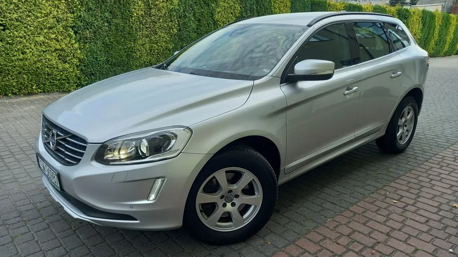 VOLVO XC60 -