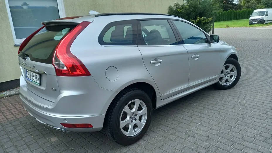 VOLVO XC60 -