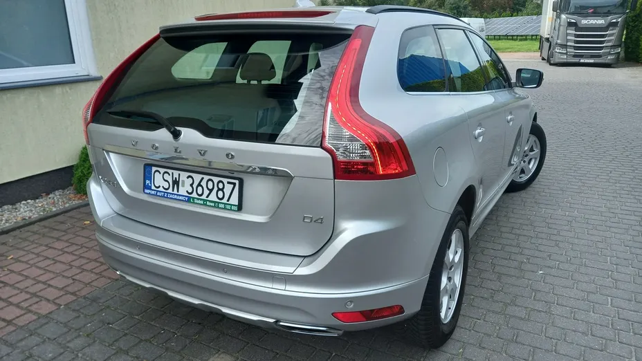 VOLVO XC60 -
