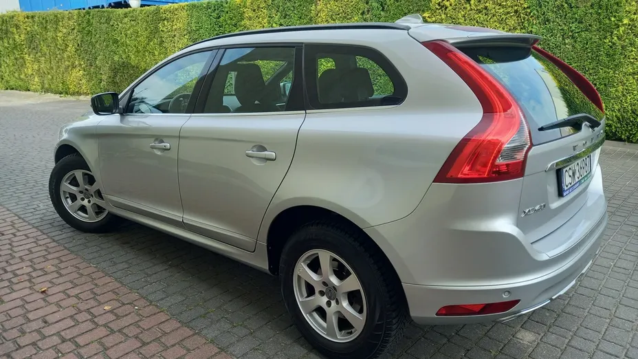 VOLVO XC60 -