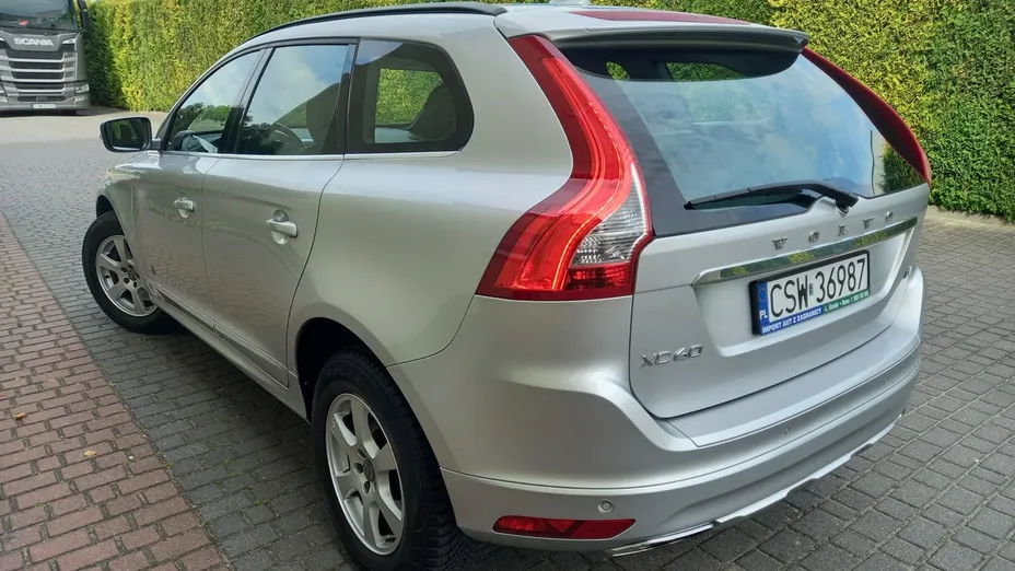VOLVO XC60 -