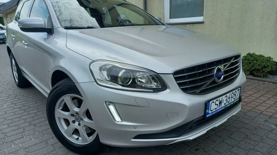 VOLVO XC60 -