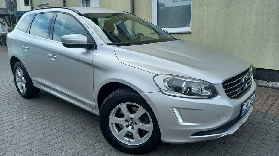 VOLVO XC60 -