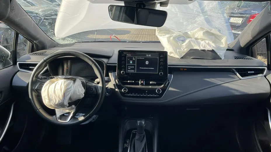 TOYOTA Corolla -