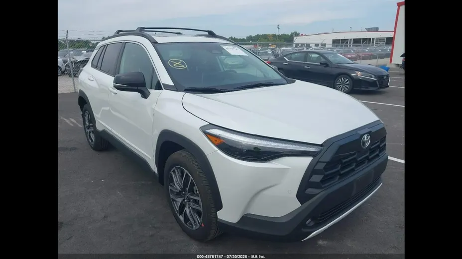 TOYOTA Corolla Cross -