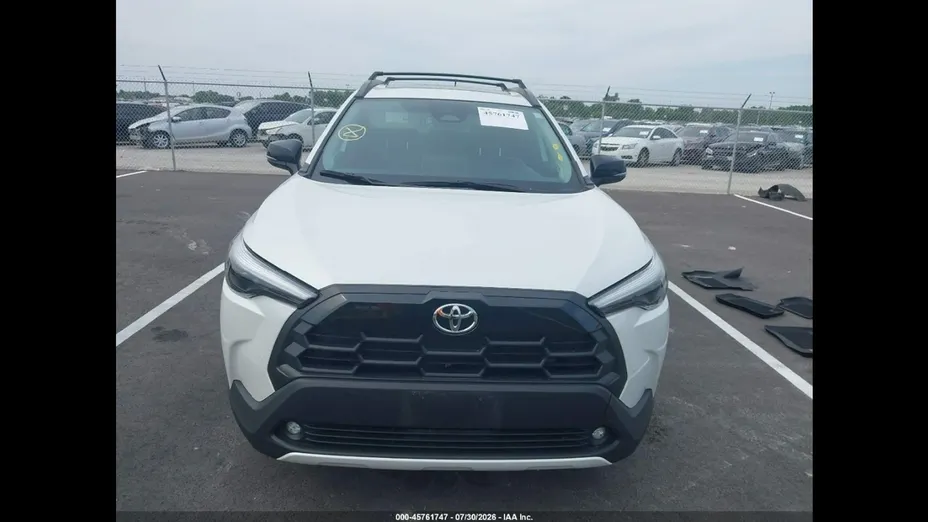 TOYOTA Corolla Cross -
