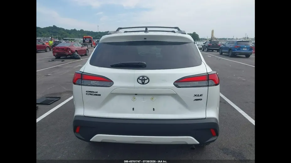 TOYOTA Corolla Cross -