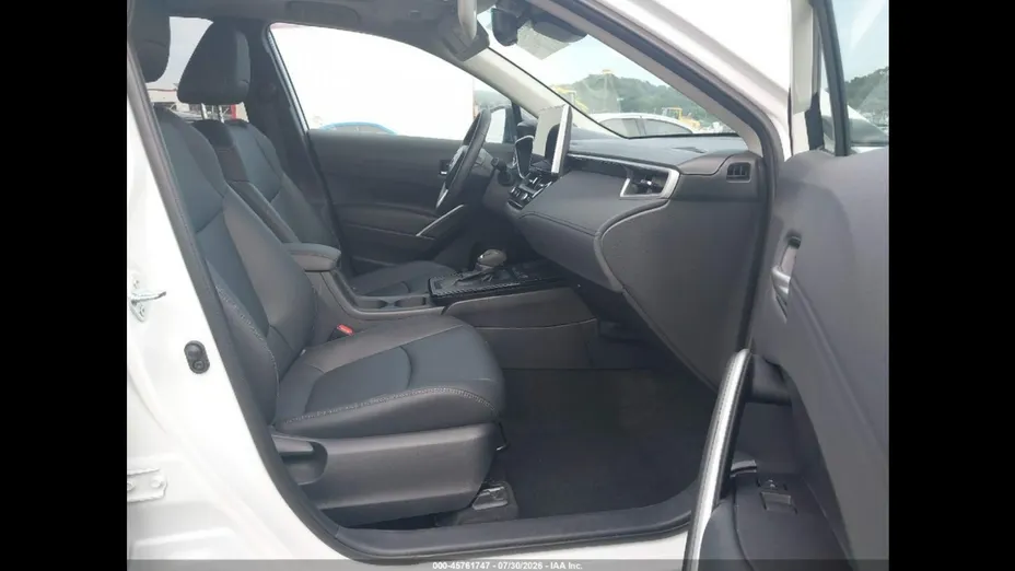 TOYOTA Corolla Cross -