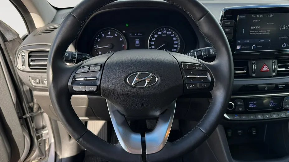 HYUNDAI i30 -