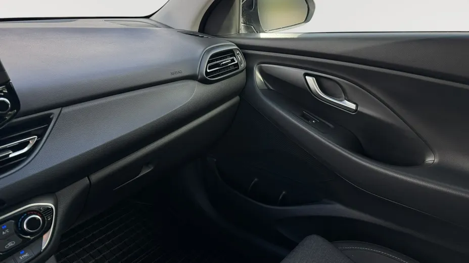 HYUNDAI i30 -