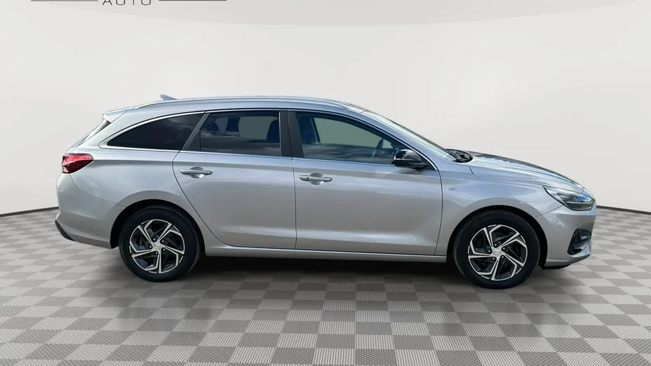 HYUNDAI i30 -