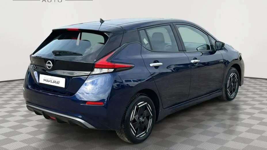 NISSAN Leaf -
