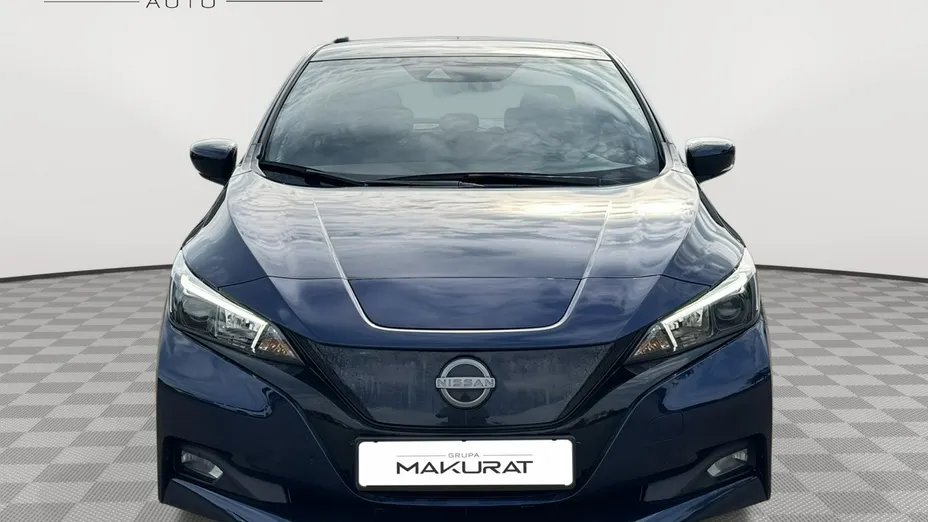 NISSAN Leaf -