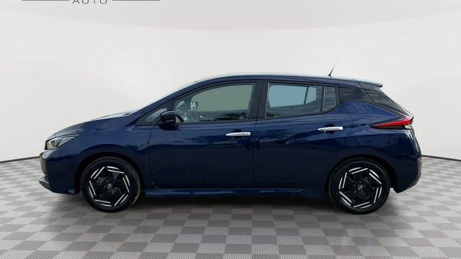 NISSAN Leaf -