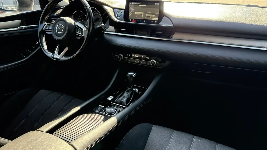 MAZDA 6 -