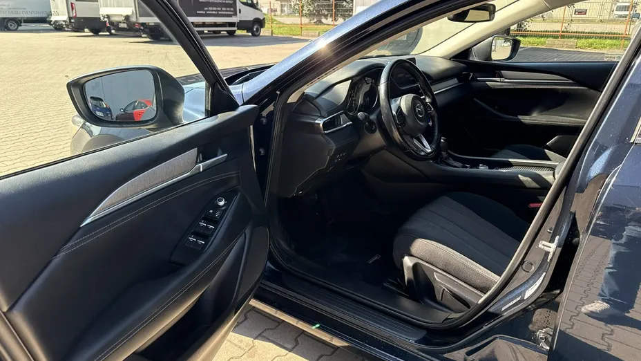 MAZDA 6 -