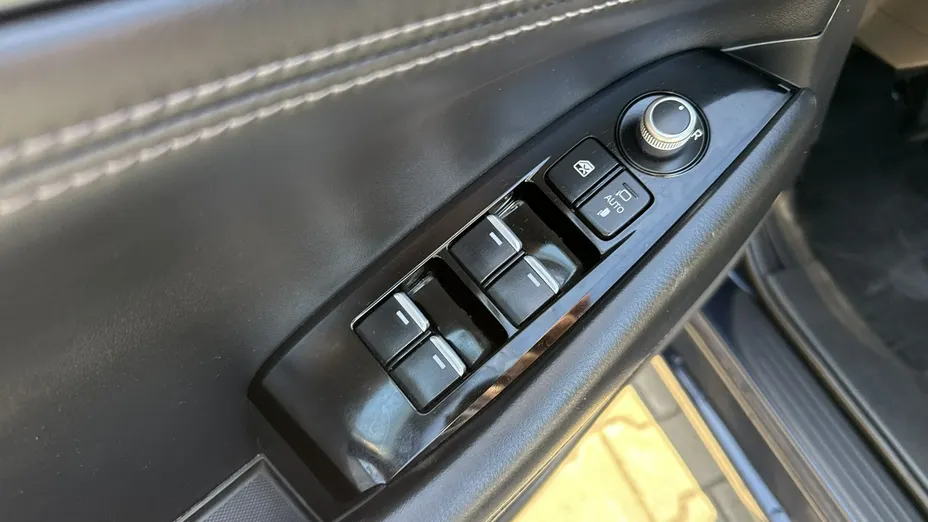 MAZDA 6 -