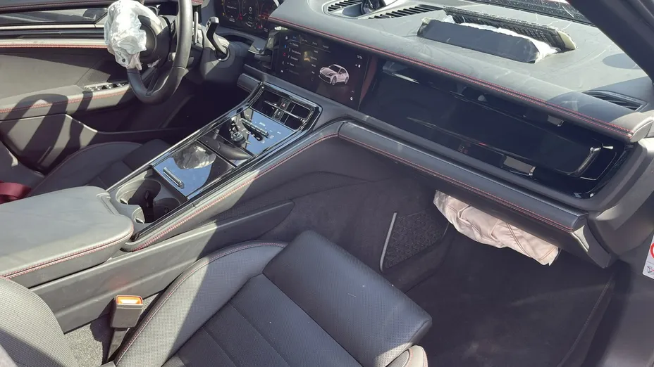 PORSCHE Panamera -
