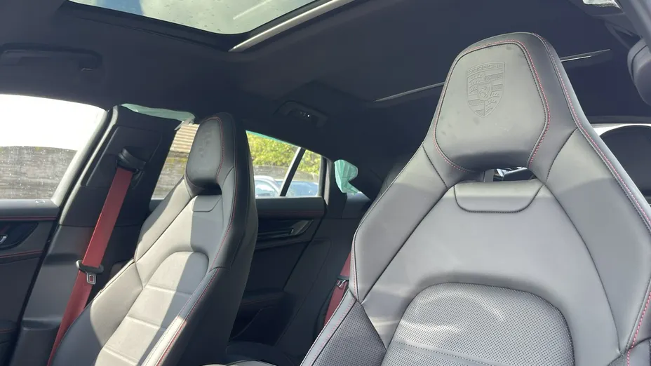 PORSCHE Panamera -