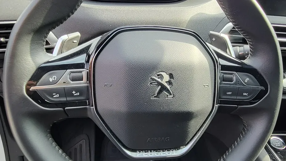 PEUGEOT 3008 -