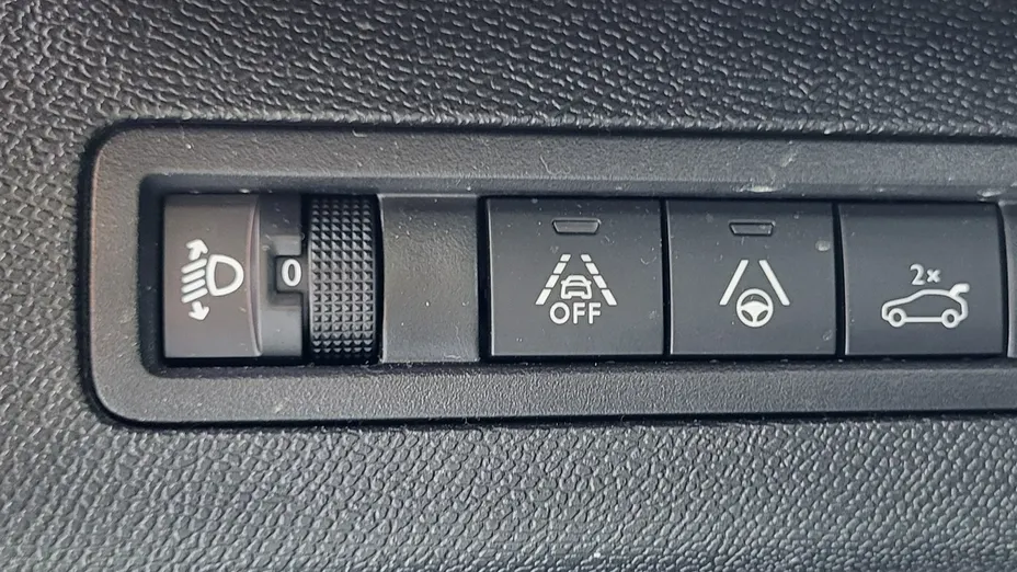 PEUGEOT 3008 -