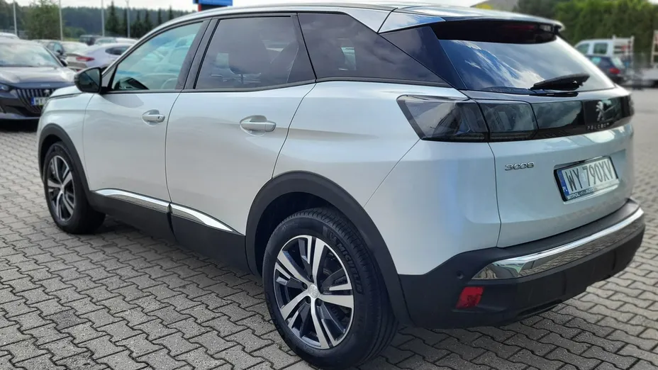 PEUGEOT 3008 -