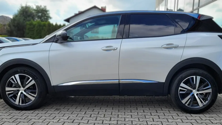 PEUGEOT 3008 -
