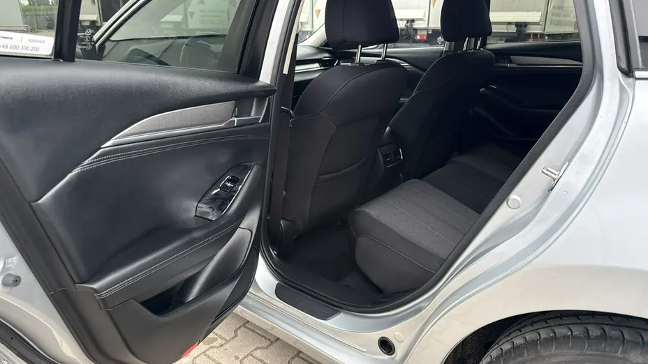 MAZDA 6 -