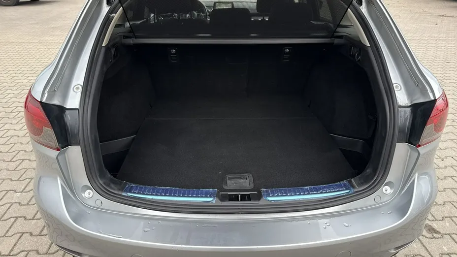 MAZDA 6 -