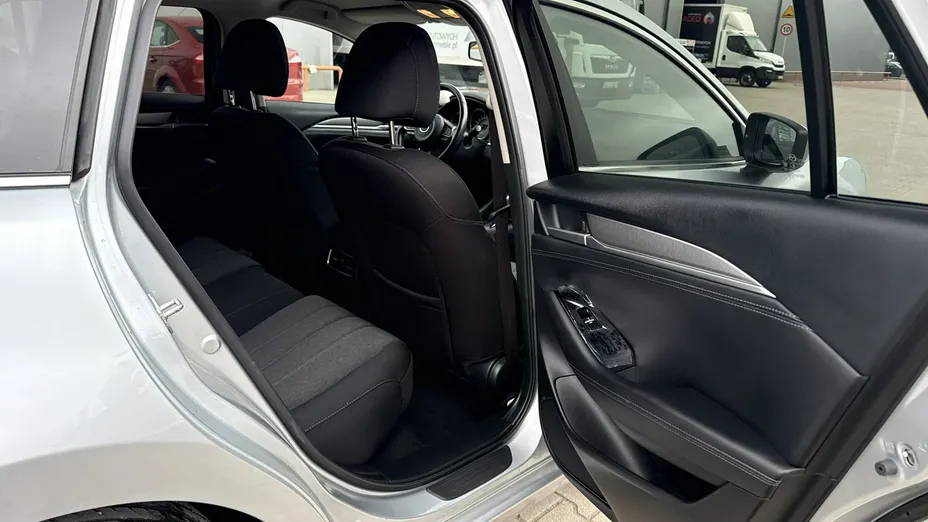 MAZDA 6 -
