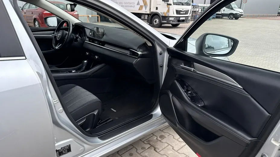 MAZDA 6 -