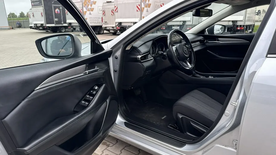 MAZDA 6 -