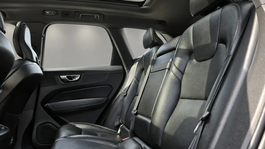 VOLVO XC60 -